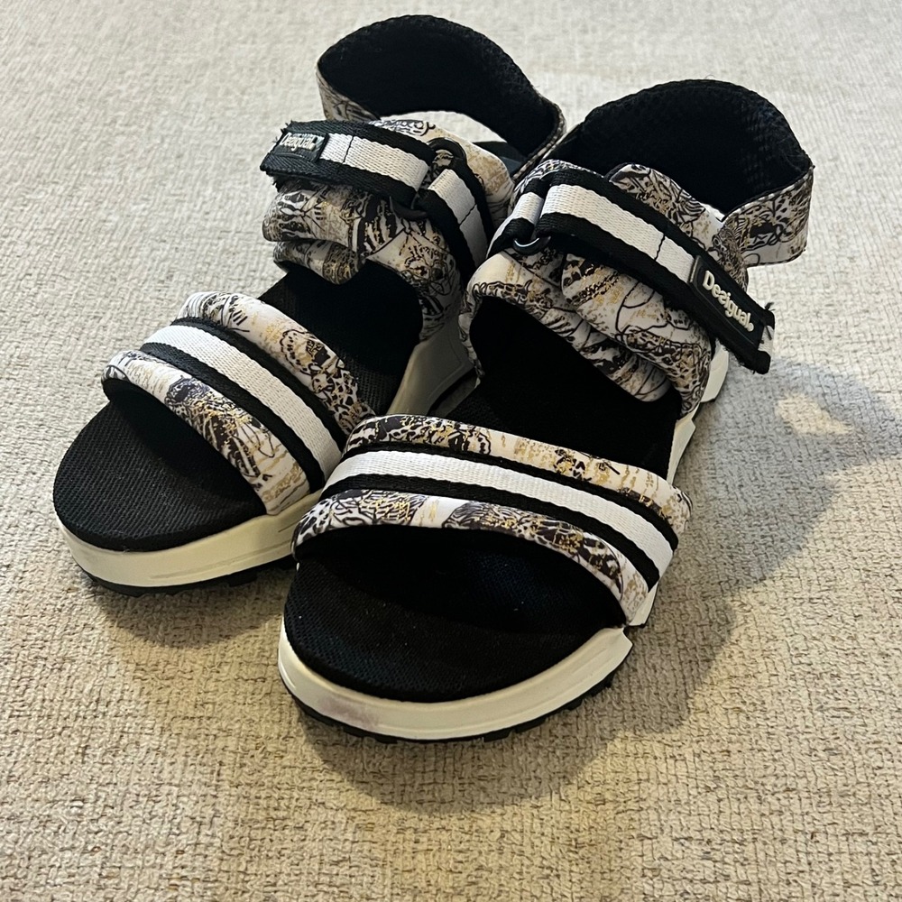 Desigual Platform Sandals Size 37 US 6.5 Women's Graphic Print Adjustable Straps